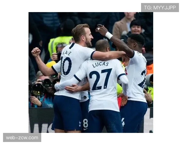 裁判琼斯再陷漏判争议 迪亚斯第二张黄牌事件复盘